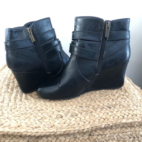 Kenneth Cole wedge ankle boots - Picture 4 of 8